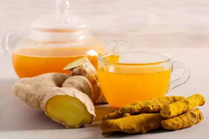 10 Manfaat Minum Air Rebusan Kunyit juga Efek Sampingnya