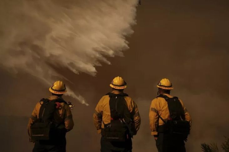 Asap Kebakaran di area tempat Los Angeles Mengandung Racun, Dipicu Karbon serta juga Hidrogen Plastik