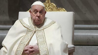 Paus Fransiskus Didiagnosis Pneumonia Bilateral, Kenali Tanda juga Penyebabnya